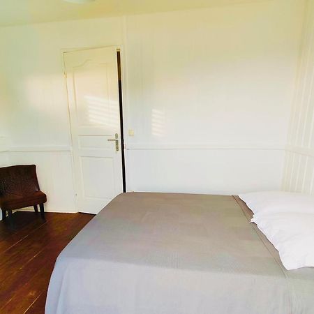 Location Maison Bleue Avec Piscine Privative Au Carbet Martinique 르 카르베 외부 사진