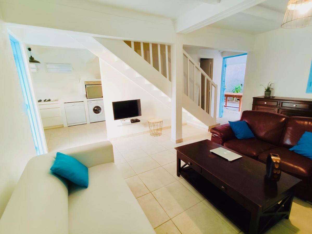 Location Maison Bleue Avec Piscine Privative Au Carbet Martinique 르 카르베 외부 사진