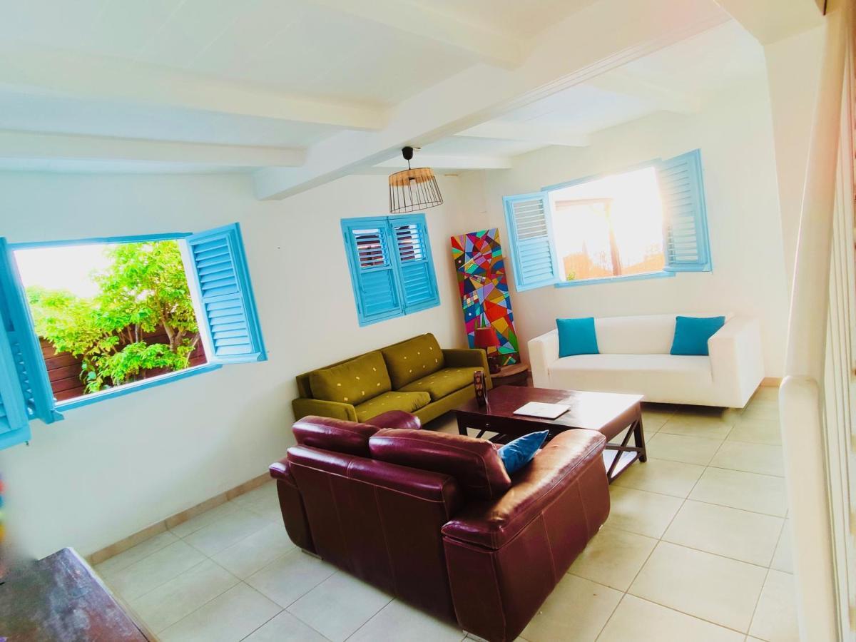 Location Maison Bleue Avec Piscine Privative Au Carbet Martinique 르 카르베 외부 사진