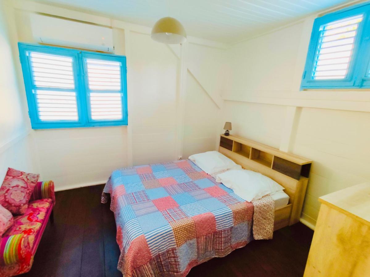 Location Maison Bleue Avec Piscine Privative Au Carbet Martinique 르 카르베 외부 사진