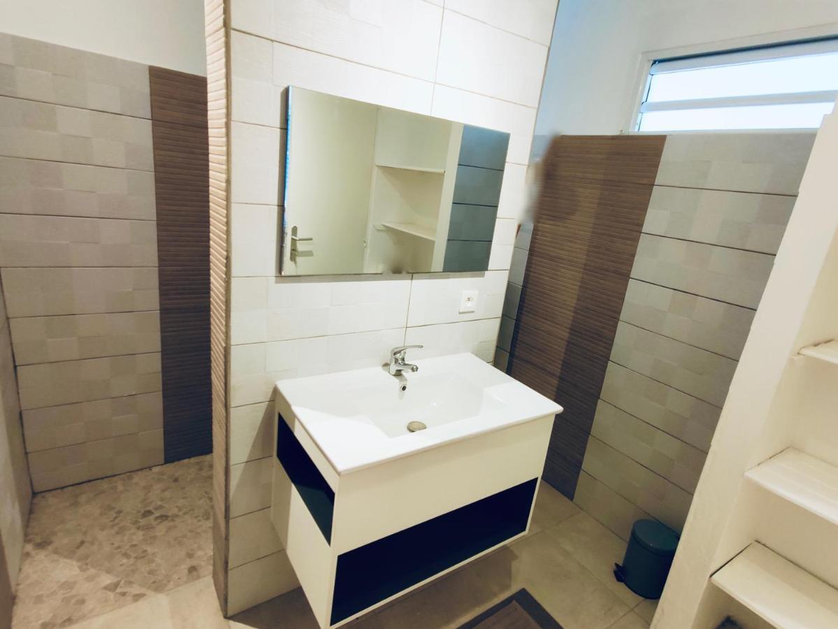 Location Maison Bleue Avec Piscine Privative Au Carbet Martinique 르 카르베 외부 사진